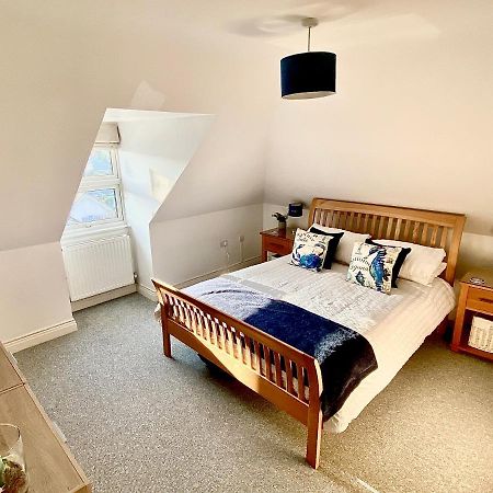 Swanage Holiday Penthouse Apartment, Moments From Beach And Town, On Site Parking, Fast Wifi, Sleeps Up To 6, Rated Exceptional エクステリア 写真