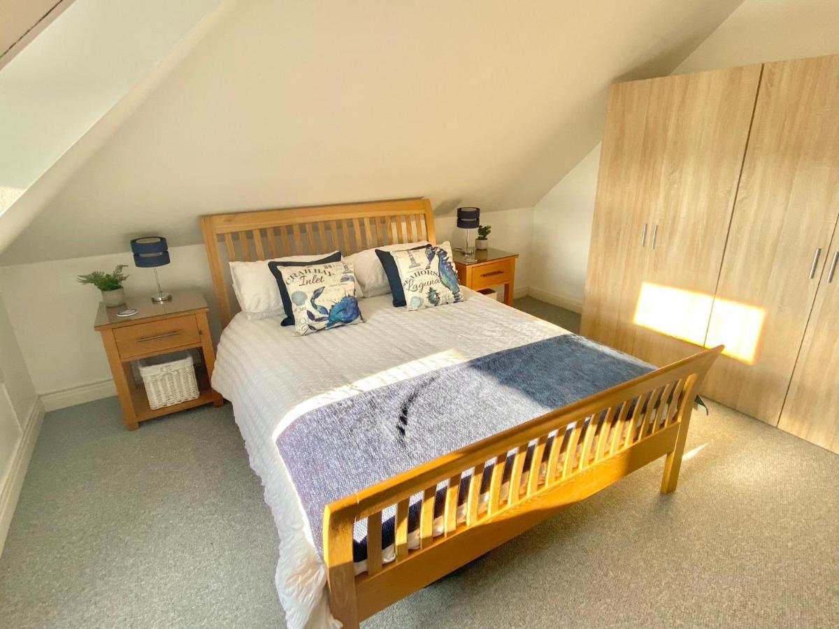 Swanage Holiday Penthouse Apartment, Moments From Beach And Town, On Site Parking, Fast Wifi, Sleeps Up To 6, Rated Exceptional エクステリア 写真