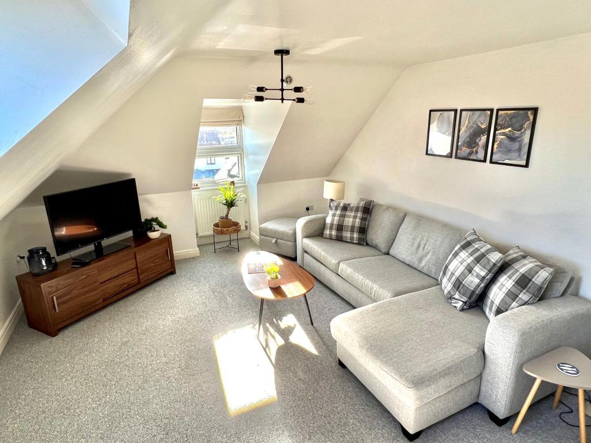 Swanage Holiday Penthouse Apartment, Moments From Beach And Town, On Site Parking, Fast Wifi, Sleeps Up To 6, Rated Exceptional エクステリア 写真